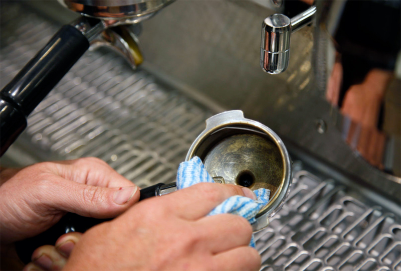 Cara Menggunakan dan Merawat Mesin Espresso